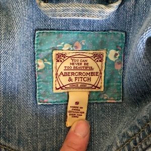 Abercrombie & Fitch Jackets & Coats - π Abercrombie & Fitch Distressed Denim Jacket siz Abercrombie & Fitch Jackets & Coats - π Abercrombie & Fitch Distressed Denim Jacket siz